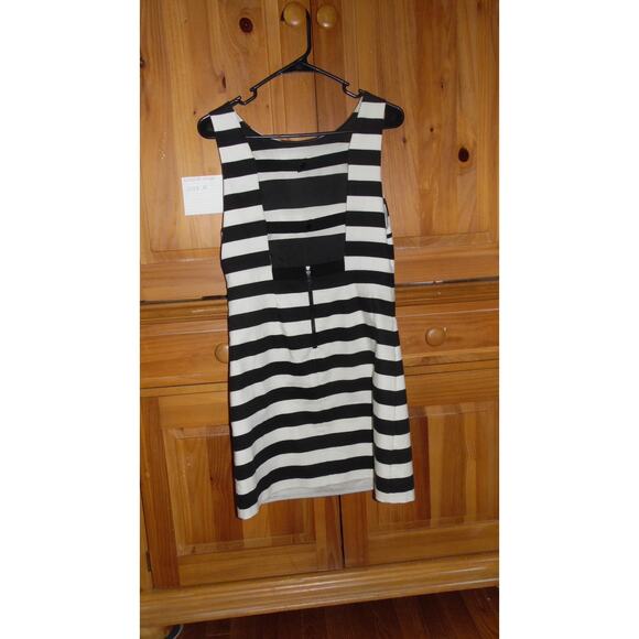 NWT Alex&Olivia dress size M - Picture 2 of 4